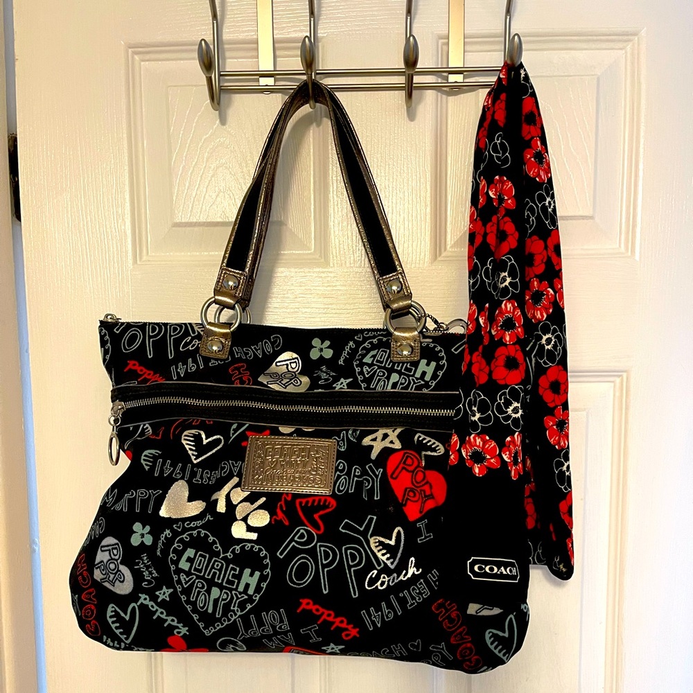 Coach Poppy Shoulder bag With matching scarf